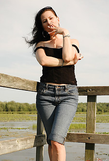 IRL smoker enjoys a 100 mm and a boobie tease