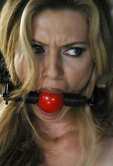 Please welcome the 2003 Penthouse Pet of the year to Chanta's Bitches!