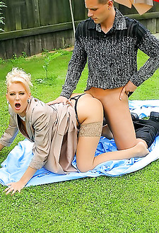 Outdoor silky fetish sucking and fucking couple action