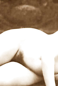 Pretty cute vintages sweethearts posing in the thirties