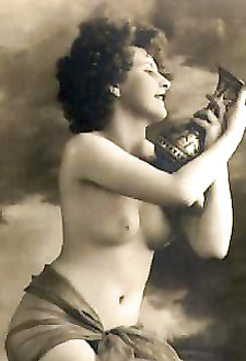 Couple of vintage sweethearts posing naked in the twenties