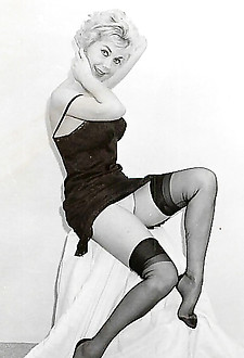 Pretty horny naked vintage chicks posing in the thirties