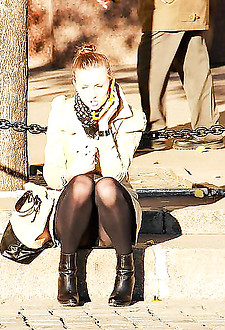 Girls do not know to get on spy cam