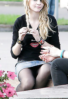 Burning hot up skirt stretched legs