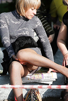 Quick peek of horny amateur upskirt