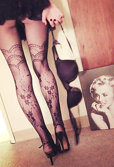 Amateurs in sexy nylons #030