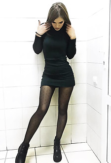 Amateurs in sexy nylons #052