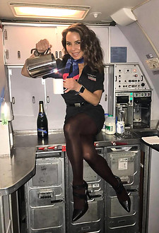 Amateurs in sexy nylons #059