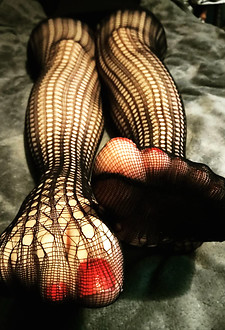 Amateurs in sexy nylons #068