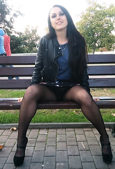 Amateurs in sexy nylons #071