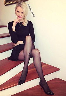 Amateurs in sexy nylons #093