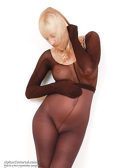 Sexy Paris loves to play with nylon