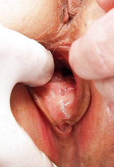 Blonde granny visits gyno clinic to have a vaginal enema